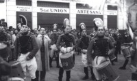 Ao 1950. La tamborrada de Unin Artesana, delante del local social